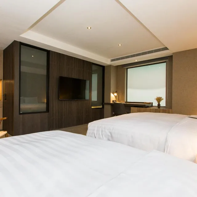 غرفة فاخرة ثلاثية، Hotel East 2/7