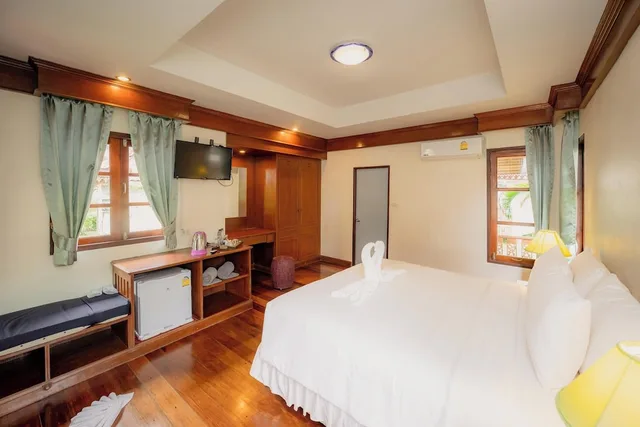 Superior, Cottage, King Bed, Pool or Sea Side, LONG BAY RESORT 2/5