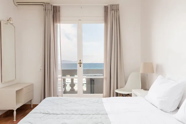غرفة قياسية بسريرين منفصلين بإطلالة على البحر، Hotel Roumani 1/4