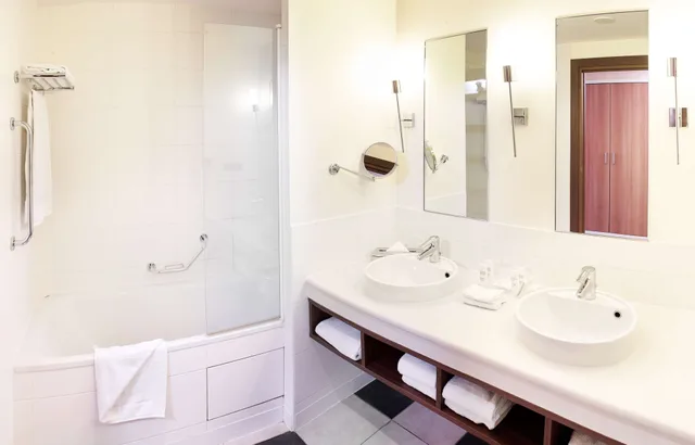 غرفة قياسية بسرير كوين، Hotel Paris Marne-la-Vallee 4/6