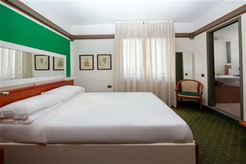 Room, King Bed, Jet Hotel Sure Hotel Collection By Best Western 1/1