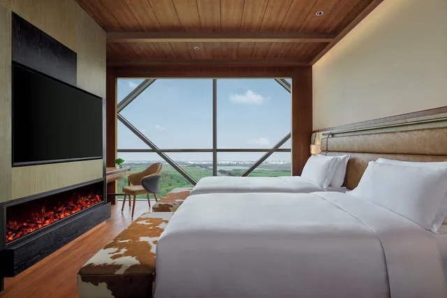 Concierge, 2 Bedrooms, Suite, King and Twin Beds, Vignette Collection Shanghai Snow World Hotel by IHG 1/4