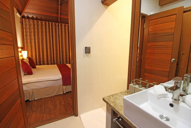 Araamu Holidays and Spa، Male 58/60