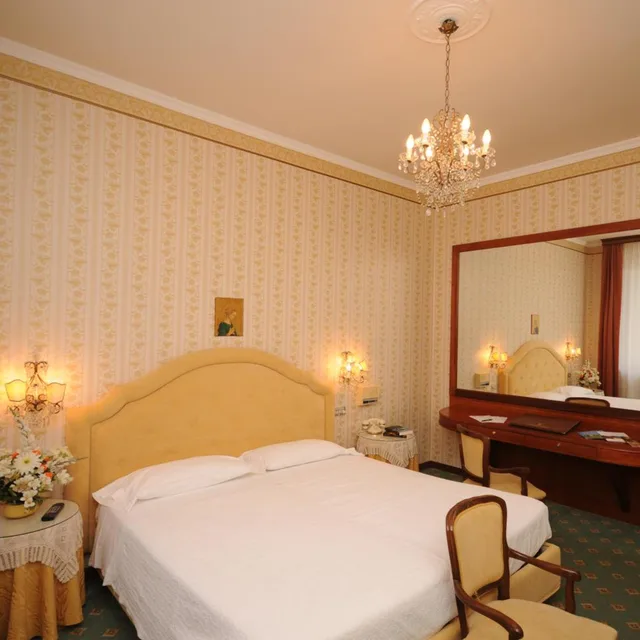 غرفة كلاسيكية ثلاثية، Grand Hotel Excelsior 2/7