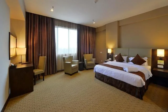 جناح جونيور، Lintas View Hotel 3/3