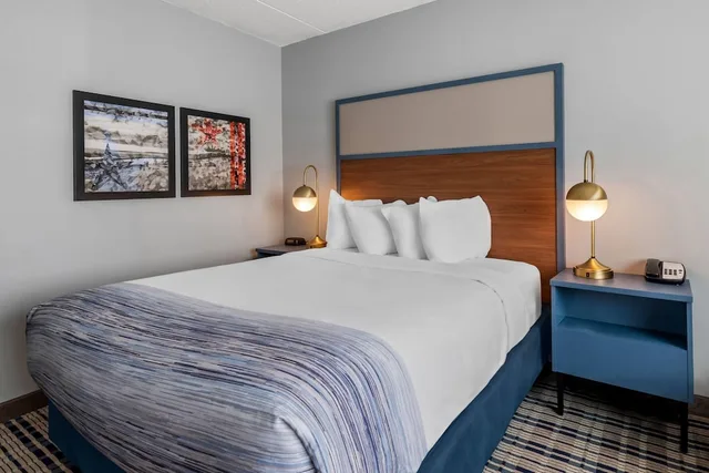 Room, Queen Bed, AmericInn by Wyndham Crookston U of M Crookston 2/7