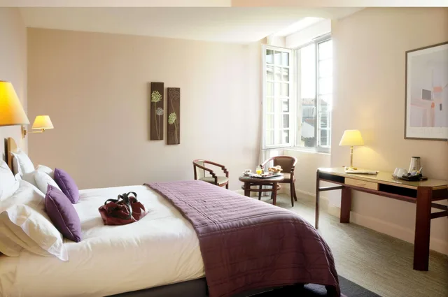 جناح عائلي بسرير كينج مع أريكة، Best Western Plus Poitiers Centre Le Grand Hotel 1/20