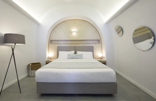 جناح غراند بسريرين منفصلين بإطلالة على البحر بشرفة بغرفتي نوم مع أريكة، Volcano View Hotel 4/10