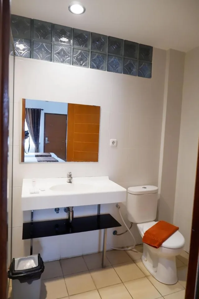 غرفة ديلوكس بسرير مزدوج أو سريرين منفصلين، Hotel Netral Jombang 9/10