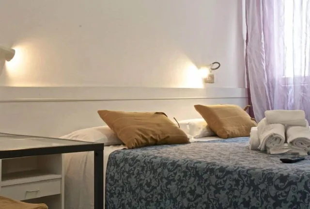 Room, Triple, Nizza 2/2