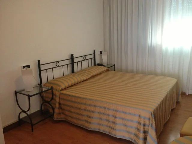 Room, Double or Twin Bed, Private Bathroom, HOTEL AGLI ARTISTI 2/3