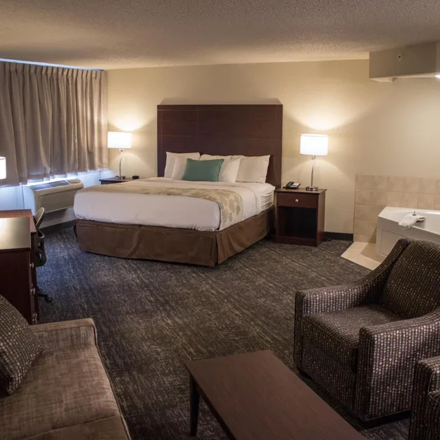 جناح ديلوكس بسرير كينج، Cobblestone Suites Oshkosh 4/6