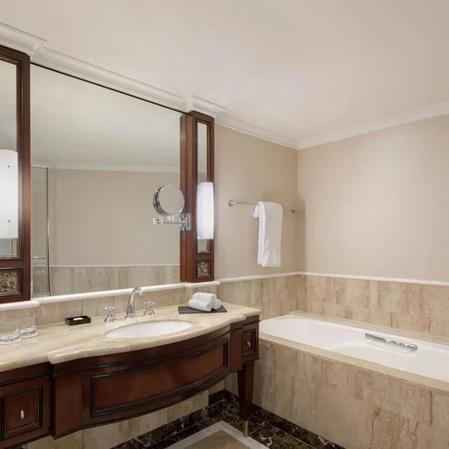 Grand, Premier, King Bed, Sydney Harbor، Shangri-La Sydney 3/3