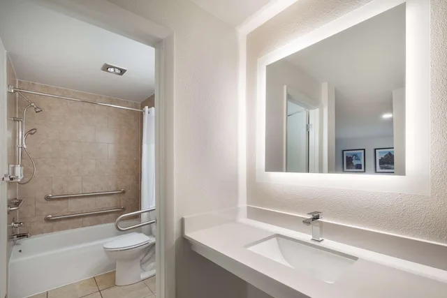 غرفة بسريرين كوين لذوي الإعاقة، Best Western Red Hills 3/3