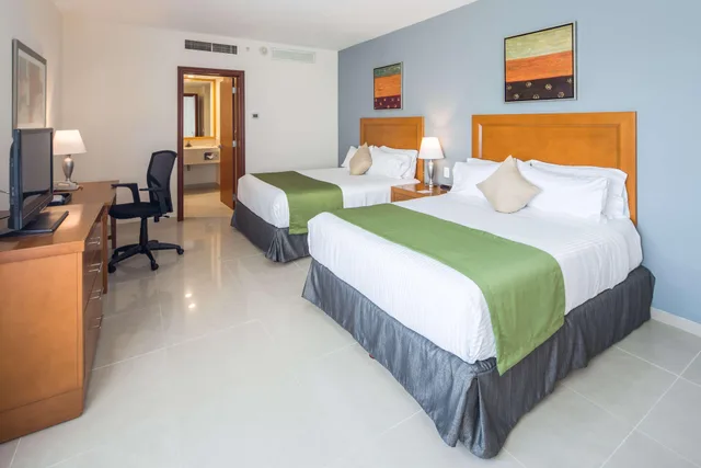غرفة سوبيريور بسريرين مزدوجين، Courtyard by Marriott Playa del Carmen 2/2