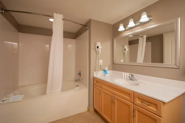 2 Bedrooms, Suite, Ocean Front, Corner، Prince Resort 4/5