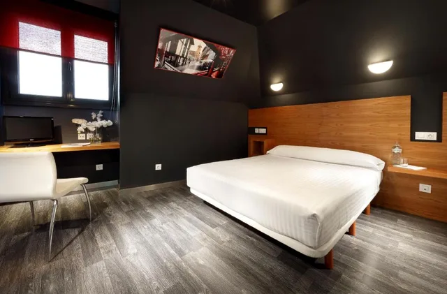 غرفة سوبيريور بسرير مزدوج أو سريرين منفصلين بمنطقة جلوس، Exe Hotel El Magistral 1/10