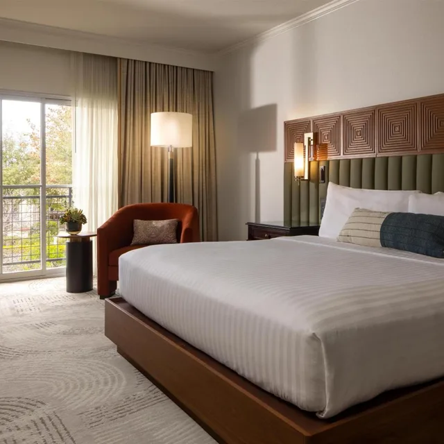 1 Bedroom, Suite, King Bed, Patio, Signia by Hilton La Cantera Resort & Spa 1/2