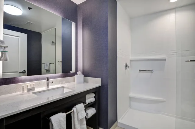 جناح بسرير كينج بغرفة نوم واحدة، Residence Inn Cleveland Airport Middleburg Heights 3/3