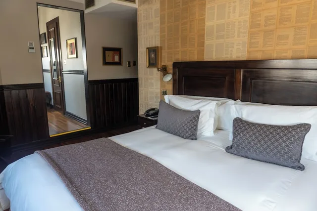 غرفة كلاسيكية بسرير كوين، Hotel Boutique Castillo Rojo 1/8