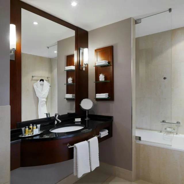 غرفة قياسية بسرير كينج، Marriott Cologne 6/6