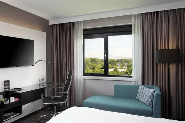 Penthouse, Double Bed, Courtyard By Marriott Amsterdam Airport 5/6
