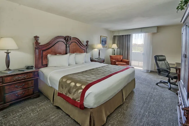 Premier, King Bed, Sandia Mountain View, Mountain View، Hotel Mesa Albuquerque Midtown 7/10