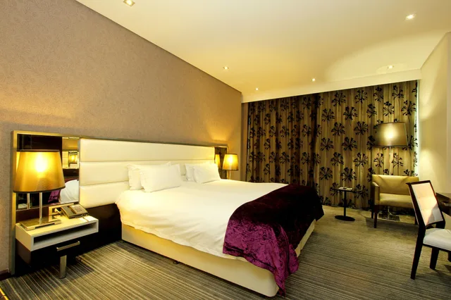 Deluxe, Twin Beds, Partial Ocean View, Coastlands Umhlanga Hotel 1/5