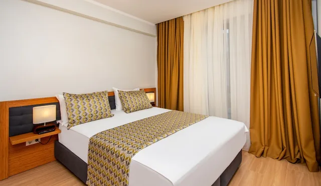 غرفة عائلية بسريرين كوين بغرفتي نوم مع أريكة، Orbi Palace Hotel Official 1/7