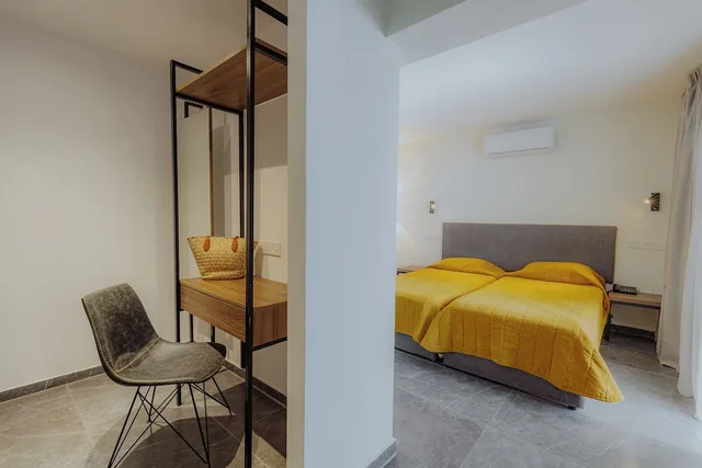غرفة سوبيريور بسرير كينج بشرفة، Cosmo Napa Hotel 3/4