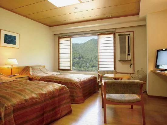 غرفة غربية قياسية بسريرين منفصلين بإطلالة على الجبل، Saito Hotel 1/1