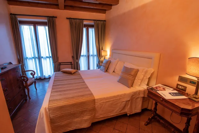 غرفة سوبيريور بسرير مزدوج بغرفة نوم واحدة، Albergo Le Due Corti 5/8