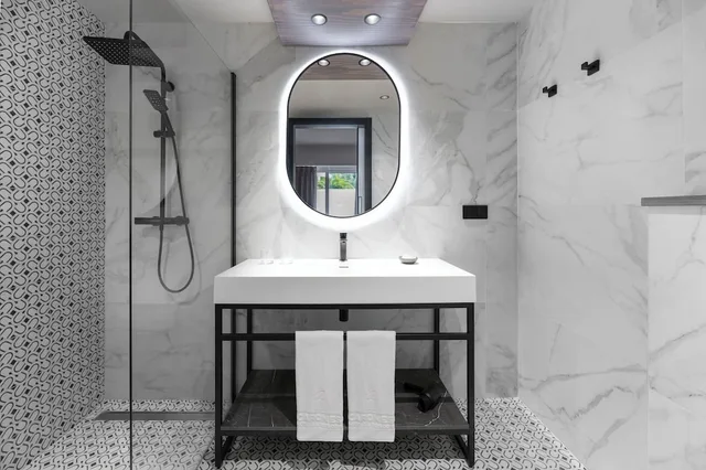 Chill, Twin Beds، Elegance Miramar Hotel 6/7