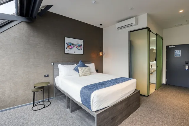 غرفة بزنس بسرير كوين، The Viv Hotel Wellington 9/10