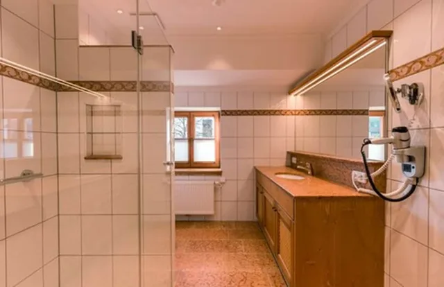 غرفة قياسية مفردة بسرير كينج، Hotel & Gaststätte Zum Erdinger Weissbräu 4/4