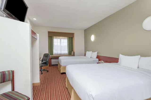 غرفة بسريرين كوين، Days Inn by Wyndham near Kansas Speedway 3/9