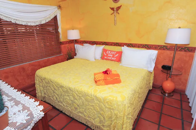 1 Bedroom, Suite, King and Twin Beds, Sea Side، Blue Seas Courtyard 2/3