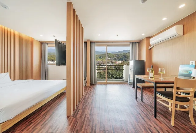 Condo, Deluxe, Suite, Quadruple, 2 Futon Beds, Queen Bed, Forest View، Ocean To You Resort Sokcho Seorak Beach Hotel And Condo 1/10