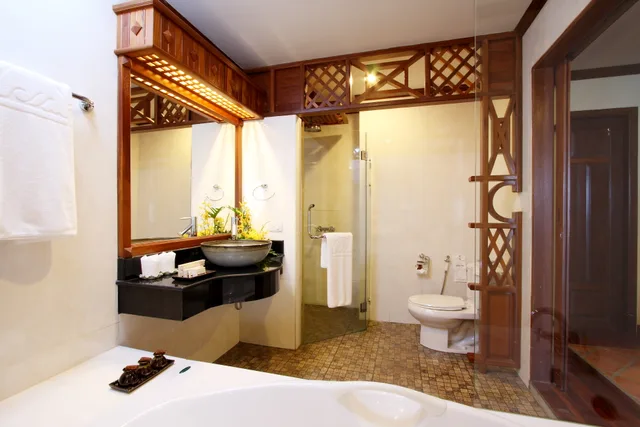 Deluxe Garden Room, The Hotspring Beach Resort and Spa 5/8