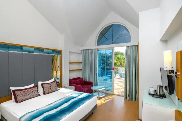 Suite, Villa, 2 Queen and Twin Beds, Long Beach Alanya 1/4