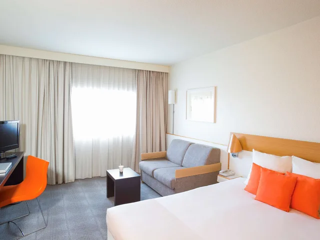 غرفة كلاسيكية بسرير مزدوج مع أريكة، Novotel Paris Orly Rungis 3/10