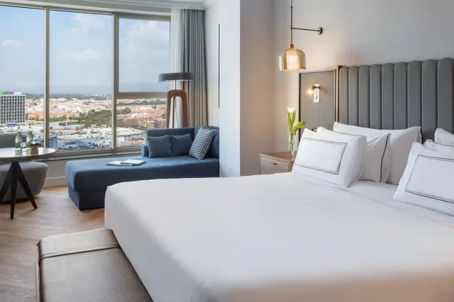 غرفة بسرير مزدوج أو سريرين منفصلين بإطلالة، Melia Valencia Palacio de Congresos Formely Hilton Valencia 1/6