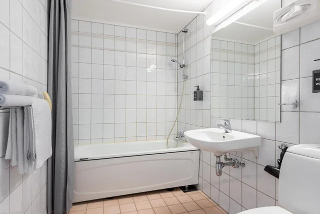 غرفة قياسية بسرير مزدوج، Sure Hotel by Best Western Ole Tobias 6/6