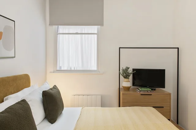 2 Bedrooms, Plus, Apartment, 2 King Beds, Sofa, Cove Minshull Street Piccadilly (ex. SACO Manchester - Piccadilly) 4/10