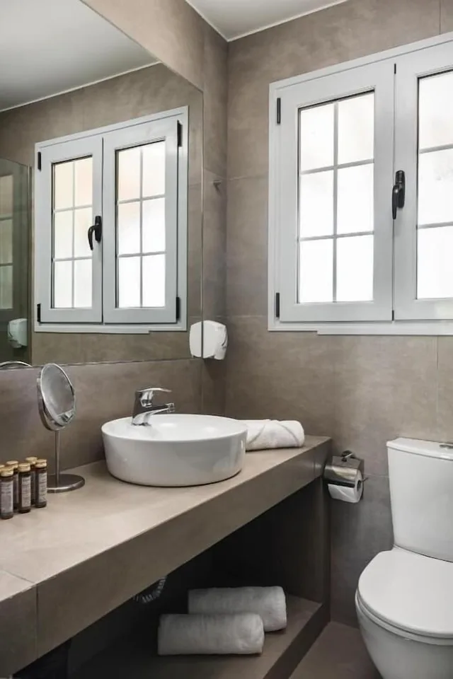 جناح عائلي سوبيريور بسرير كينج بغرفتين مع أريكة، Akron Seascape Resort 4/8