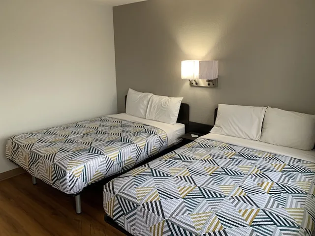 غرفة قياسية بسريرين مزدوجين للمدخنين، Motel6 Dayton, OH 2/6