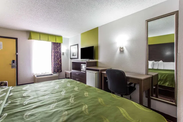 Efficiency, Queen Bed، Quality Inn Albemarle NC 4/4