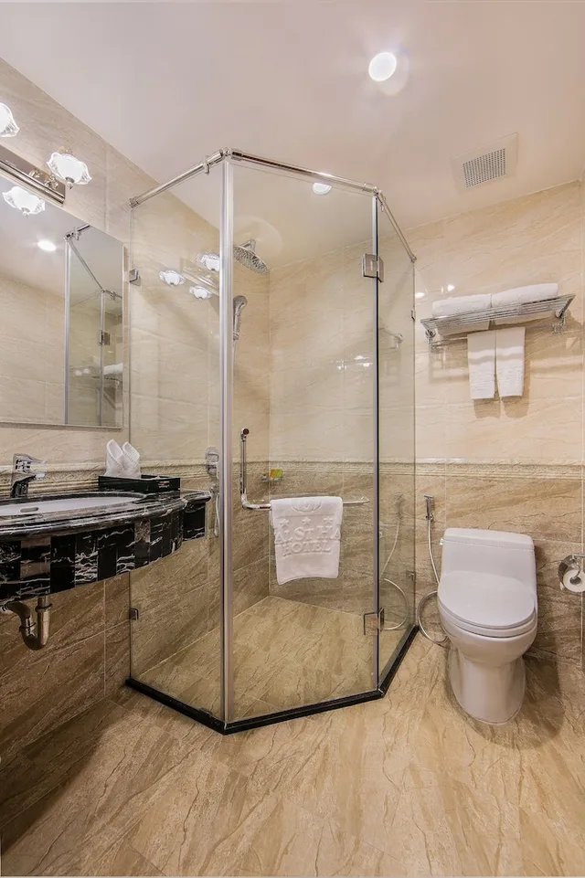 Deluxe, Twin Beds, Royal St Hanoi Hotel 3/3