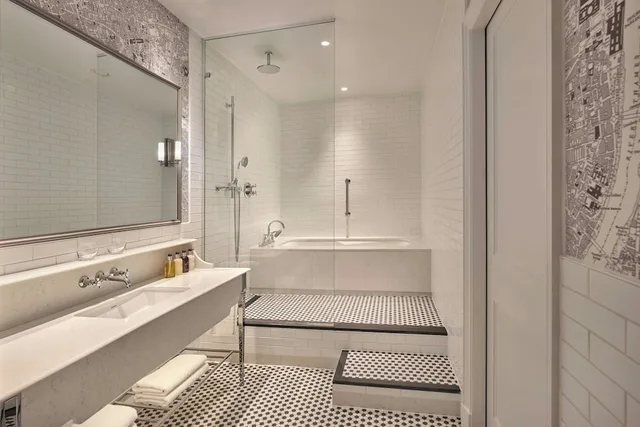2 Bedrooms, Club, 2 Double Beds, Balcony, London Marriott County Hall 5/6