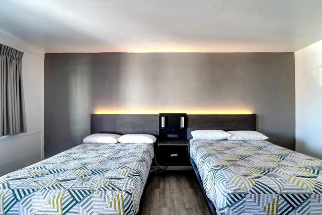 Room, Quadruple, Motel6 Tucson, AZ - East Williams Center 7/10